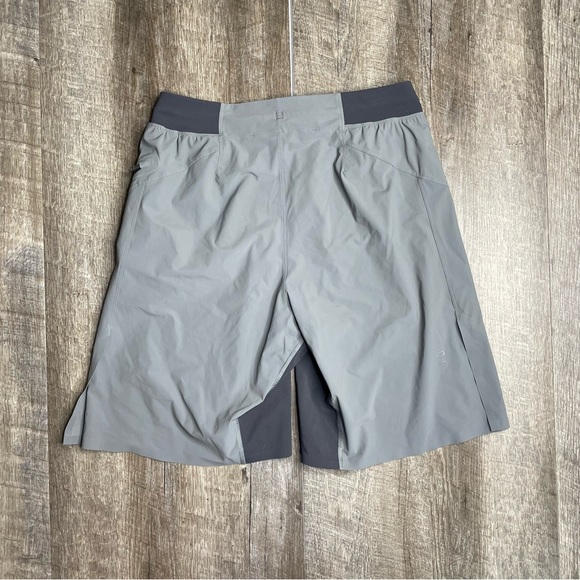 lululemon THE Linerless Shorts 10” Men’s Size Medium - Picture 5 of 9